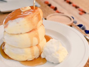 週末は家族全員で蜂蜜たっぷりのパンケーキ